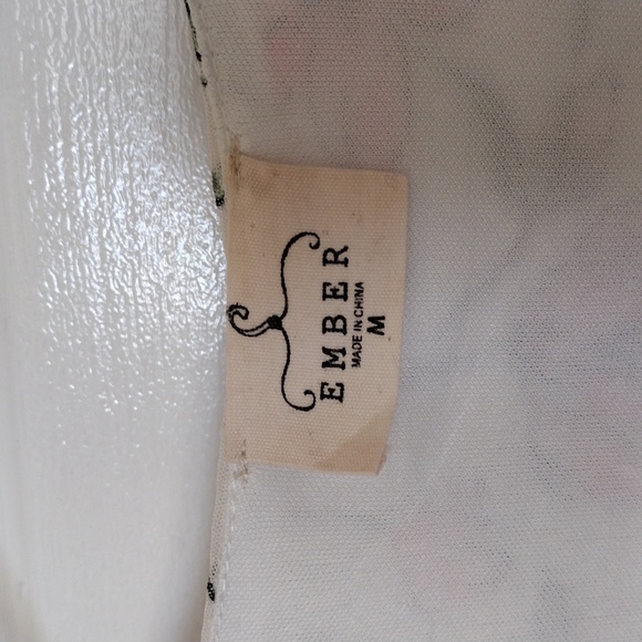 EMBER Women's Blouse Size M Short Sleeve Floral Print - Picture 8 of 10